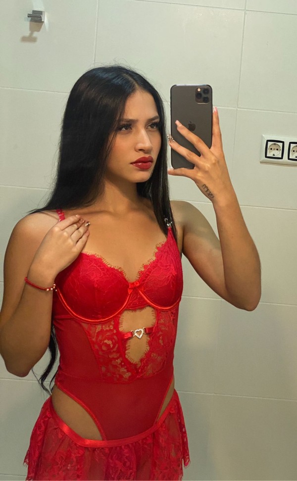 LATINA ENCANTADORA