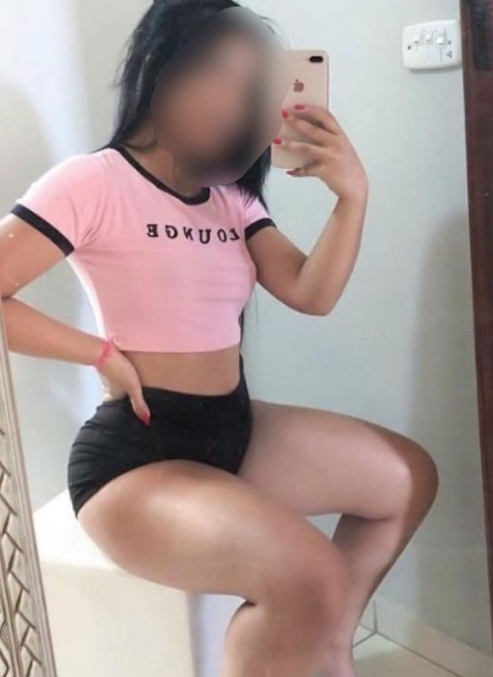 Chica Sensual Y Delgadita Estepona