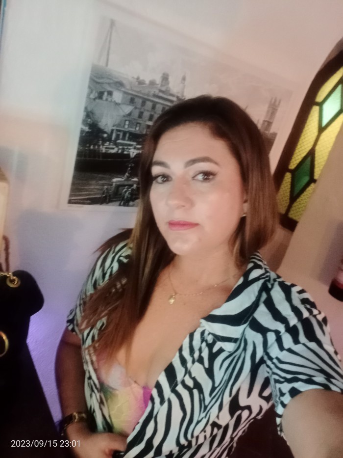 Colombiana rubia en aguadulce