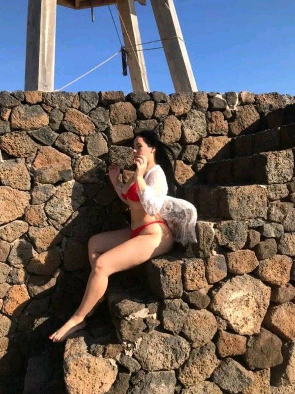 VIOLETA  BELLA VENEZOLANA EN  Salou Reus