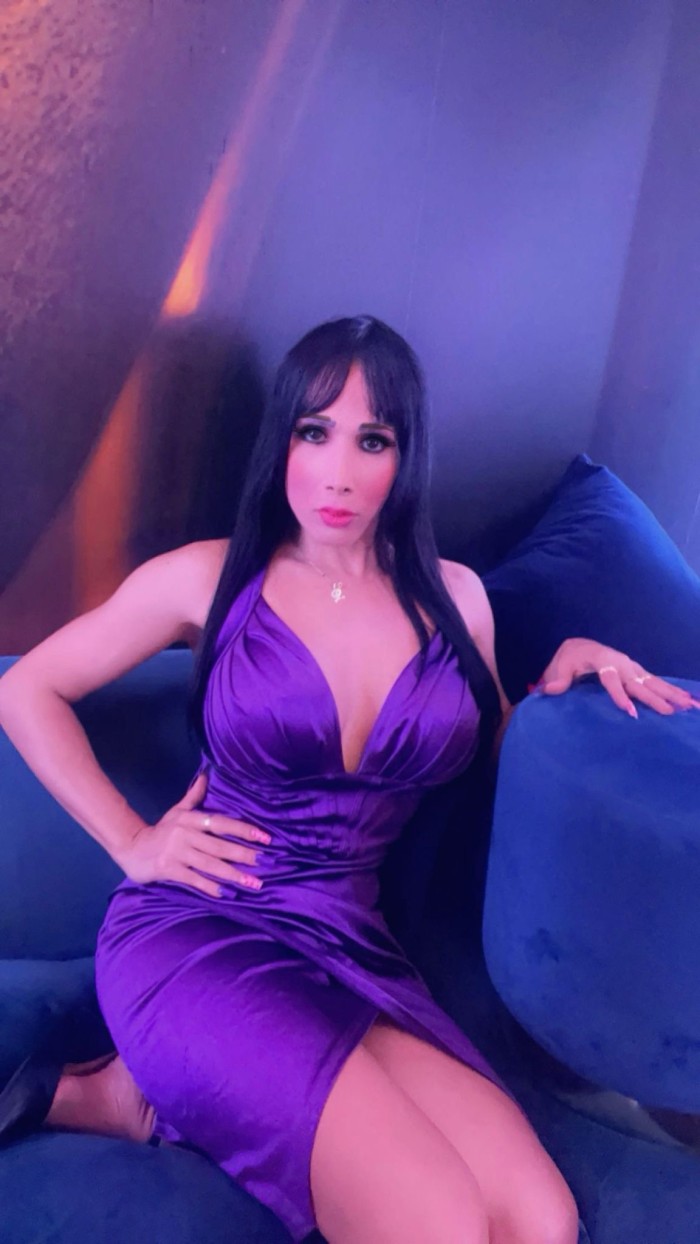 Hermosa transexual modelo ejecutiva ya en pamplona