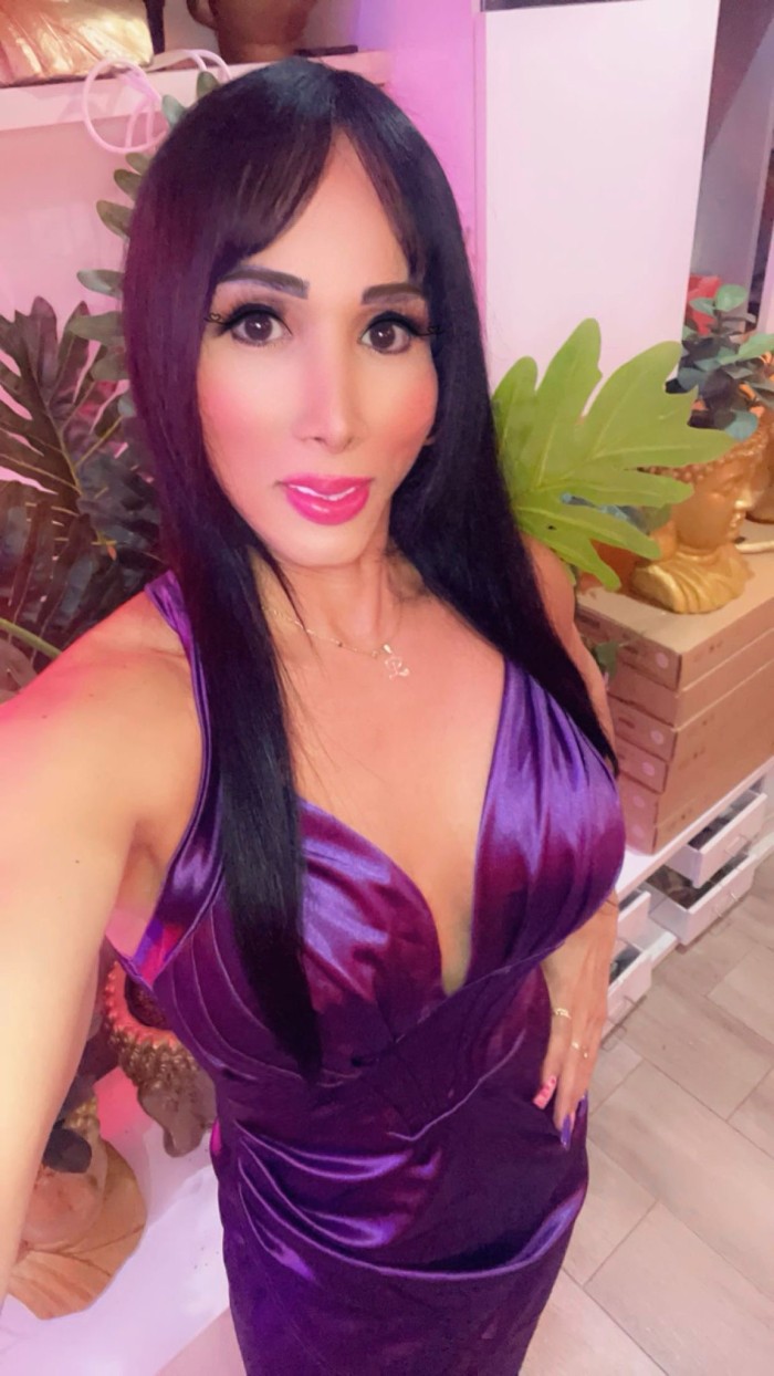 Hermosa transexual modelo ejecutiva ya en pamplona