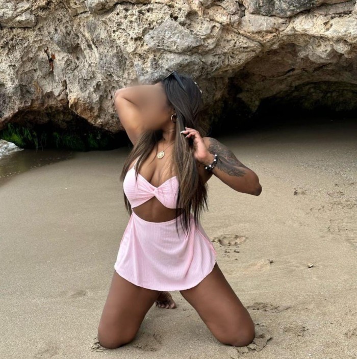 PAMELA UNA MORENA DIVINA QUE LLEGO A MATARO 24 HOR