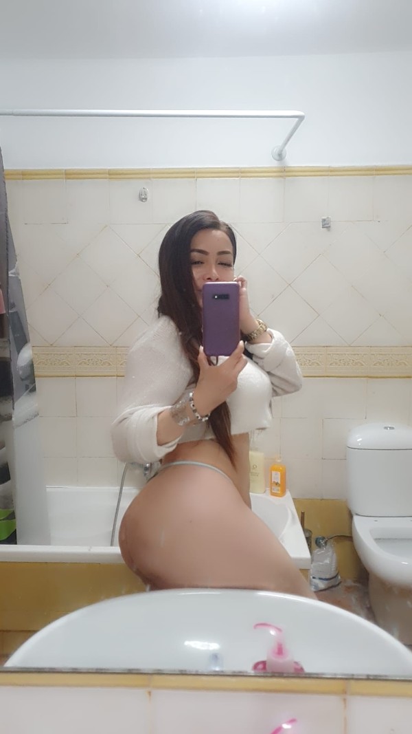 ALEJANDRA MADURITA CALIENTE NO HAGO SALIDAS