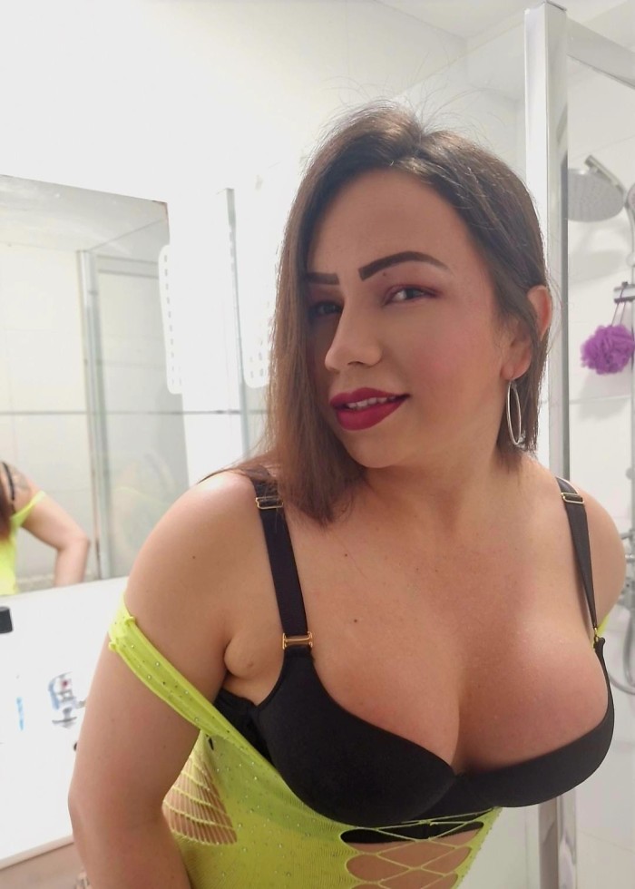 Devora chica trans latina venezolana