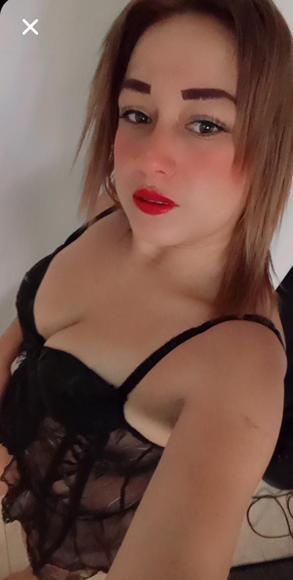 SAMANTHA 24 H LATINA CALIENTE