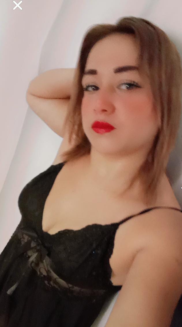 SAMANTHA 24 H LATINA CALIENTE