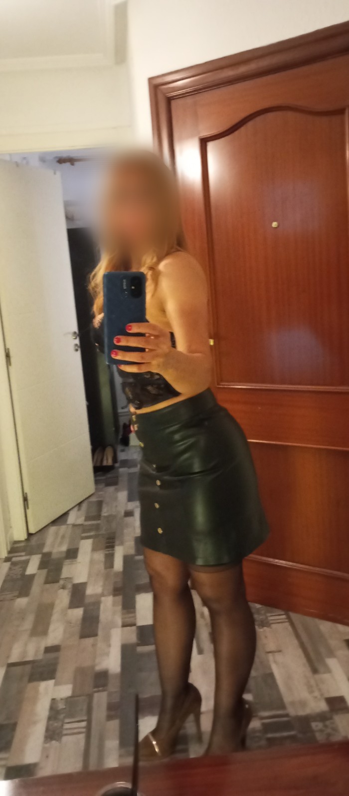 CRISTINA EXPETACULAR  RUBIA CON GANAS DE PASARLO BIEN