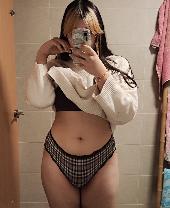 Joven estudiante linda y pasiva – Selena 664217806