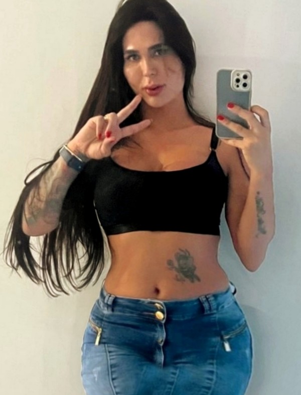 Claudia TRANNY MORENAZA tatuada EXOTICA