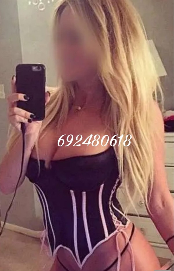 RUBIA MASAJISTA ESPECTÁCULO DE MUJER