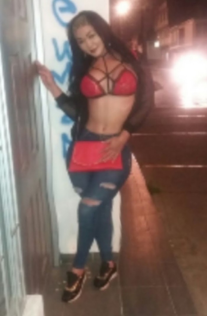 Mujer trans con un cuerpo que fliparas