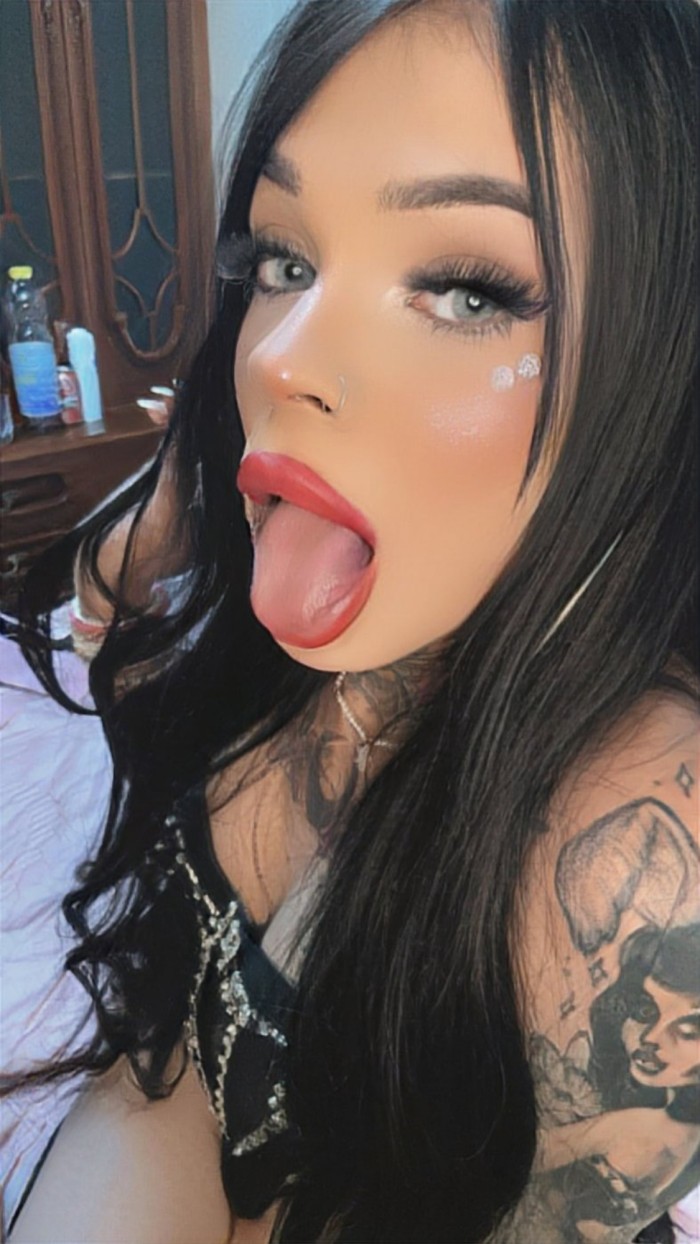 HERMOSA TRANS JOVEN ,DULCE Y DE MUY BUEN TRATO