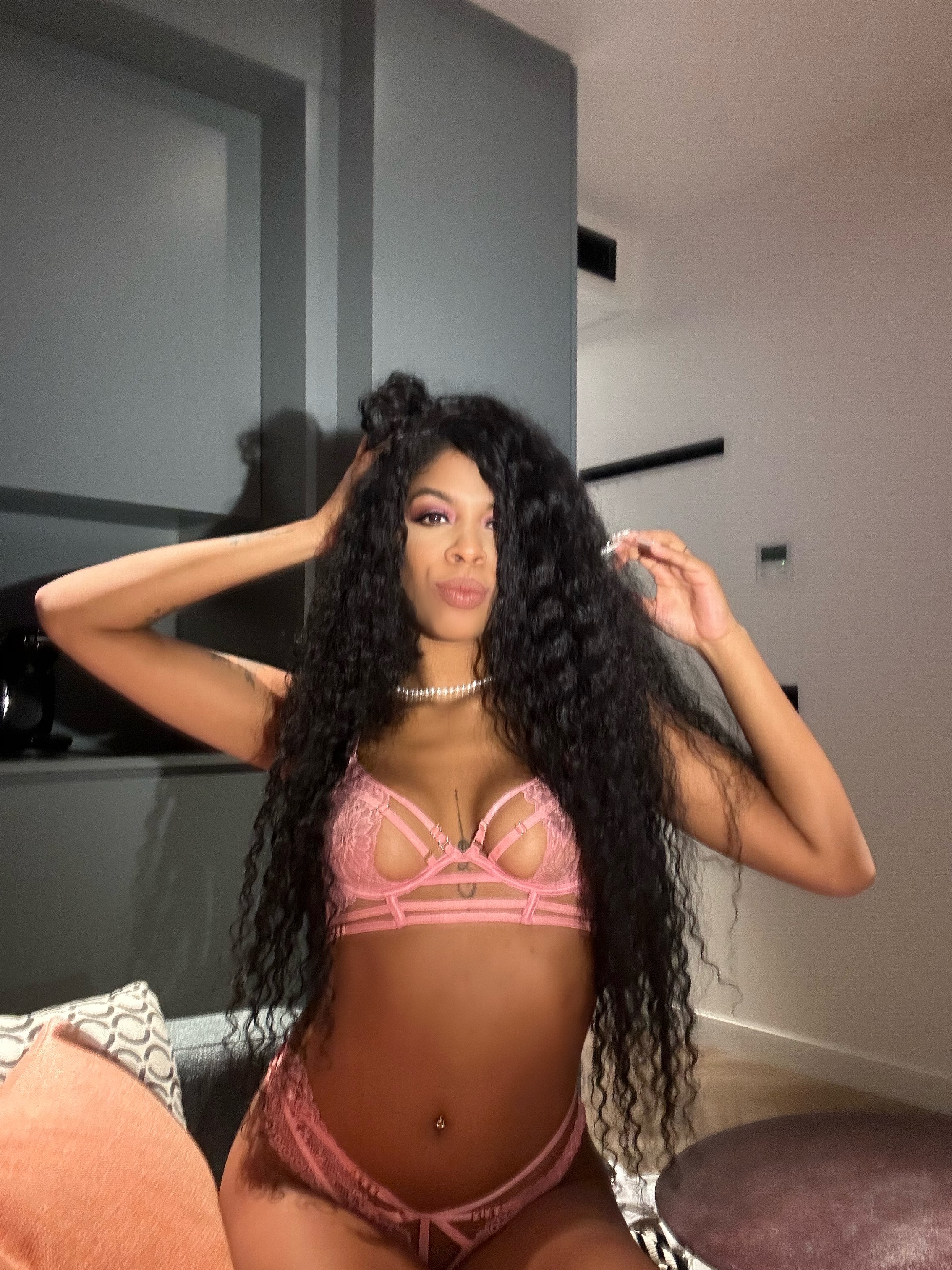 BOMBA MULATA DE 23 AÑOS LATINA DISPONIBLE 24 Hrs