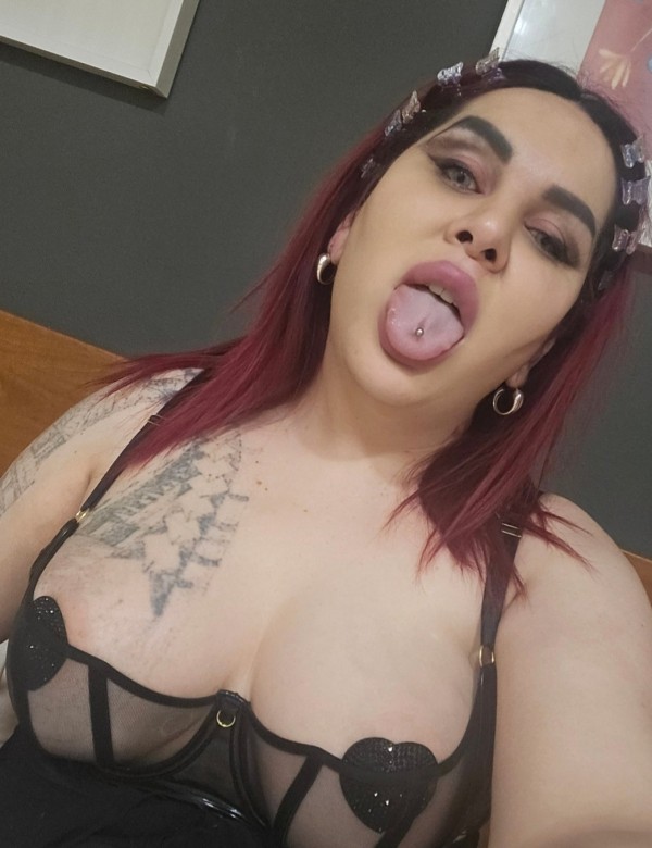 LATINA SIMPÁTICA CARIÑOSA FIESTERA BESO NEGRO 24H