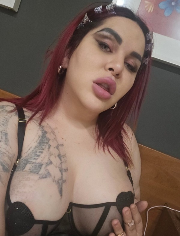 LATINA SIMPÁTICA CARIÑOSA FIESTERA BESO NEGRO 24H