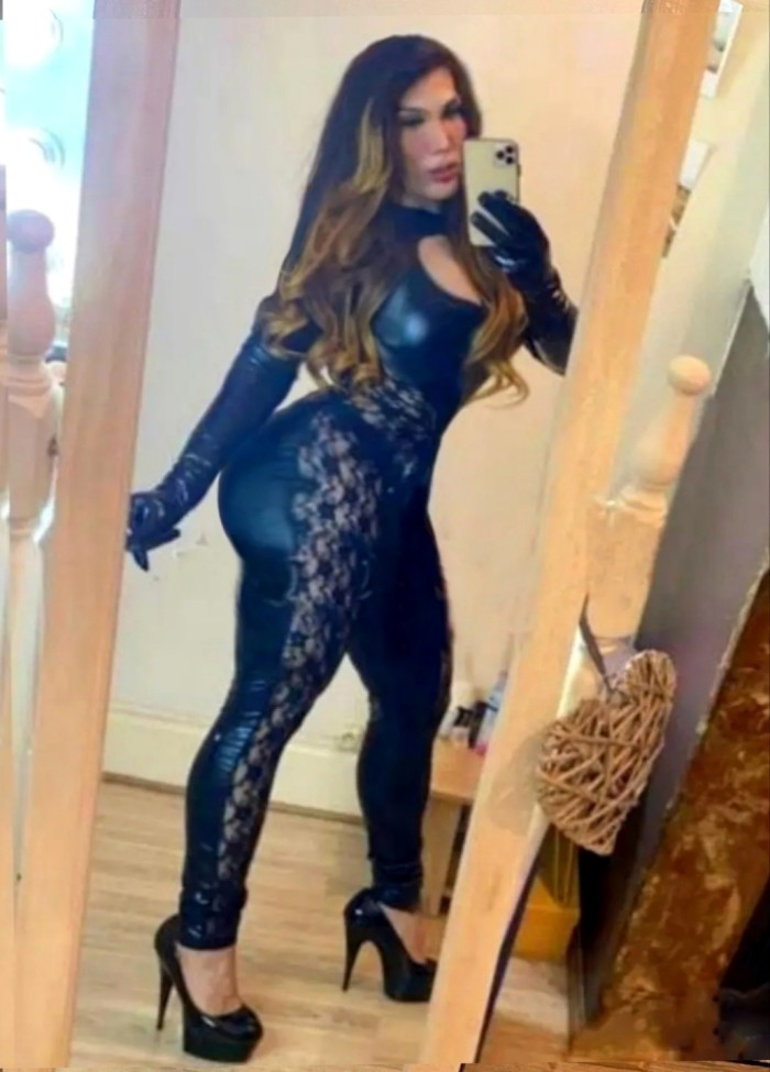 Trans Barbara pibonazo impresionante femenina sexy