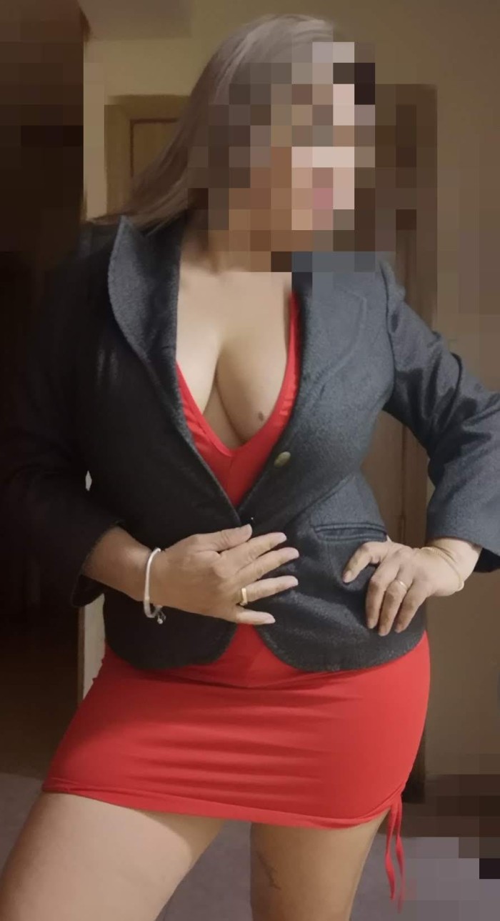 Rubia cariñosa amable madurita colombiana CLARA