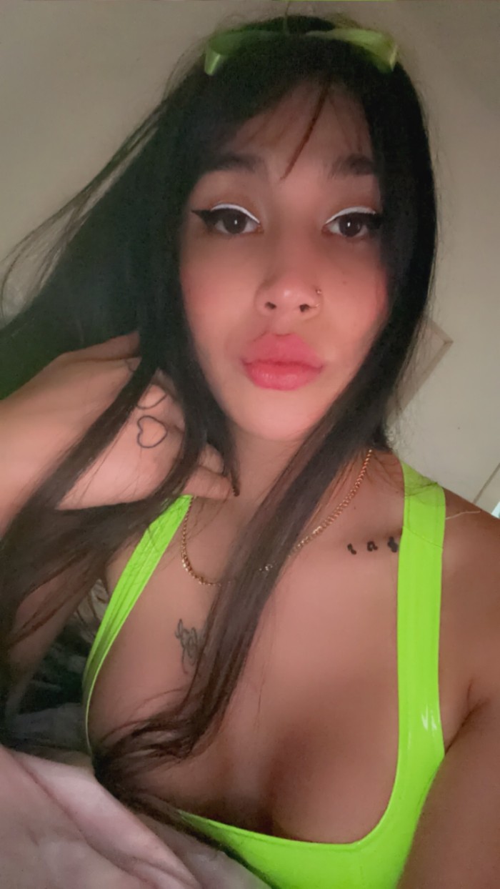 Chica trans femenina real jovencita súper caliente