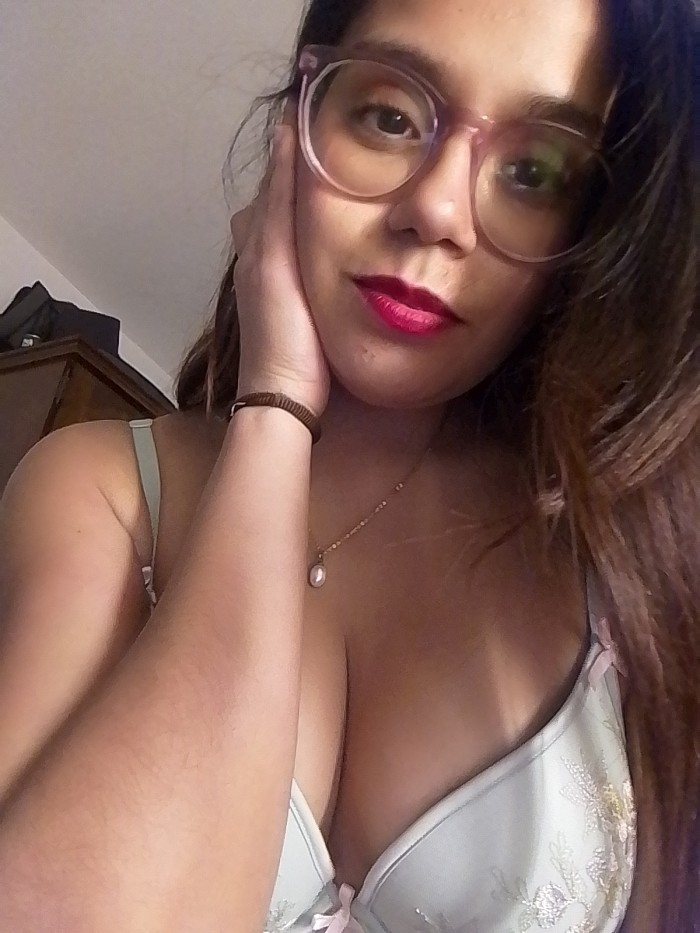 AMOROSA,  INTELECTUAL