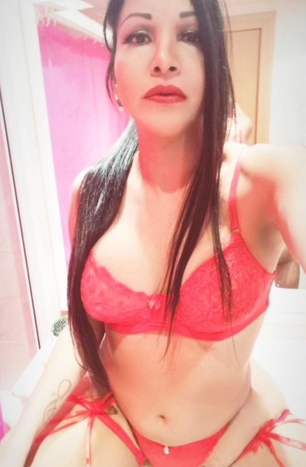 Pamela chica trans femenina fiestera