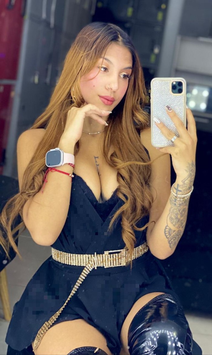 Lili, Colombiana Fiestera 21 años