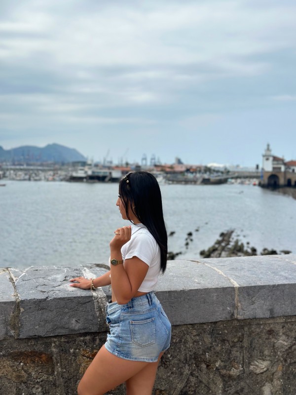 JOVENCITA RECIÉN LLEGADA A TU CIUDAD