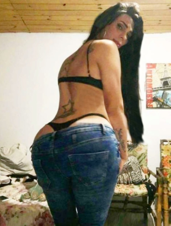 Trans Claudia MORENAZA tatuada EXOTICA alta femeni