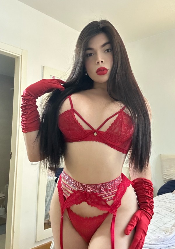 Hermosa transexual latina femenina