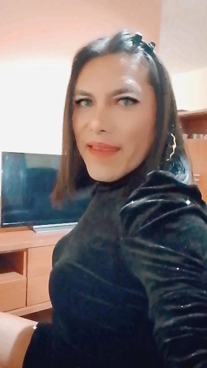 Hola amores recién llegada a Cuenca latina warra