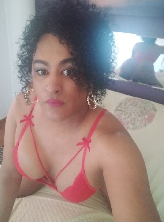 Antonella Galvão trans mulataza con Gran chocolate