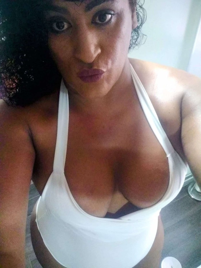 Antonella Galvão trans mulataza con Gran chocolate