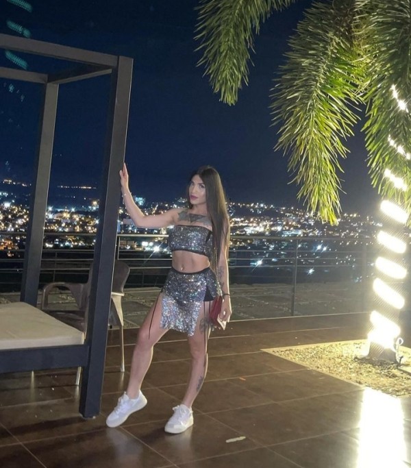 CAMILA AGUANTADORA SEXY CHUPONA GARGANTA PROFUNDA TRAGONA EXPERTA 24HORAS