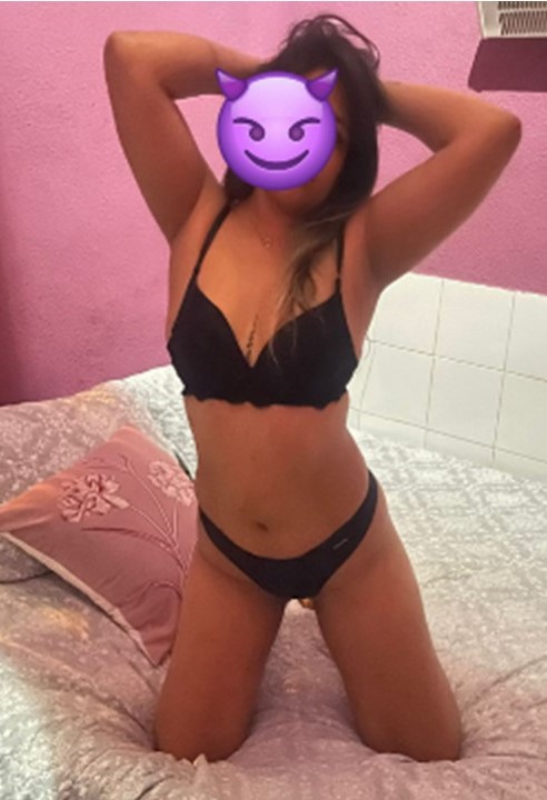 JUGUETONA JOVEN PERUANA