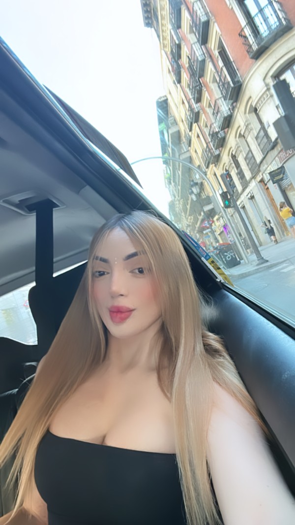 Modelo rubia colombiana disponible ahora mismo en Mallorca