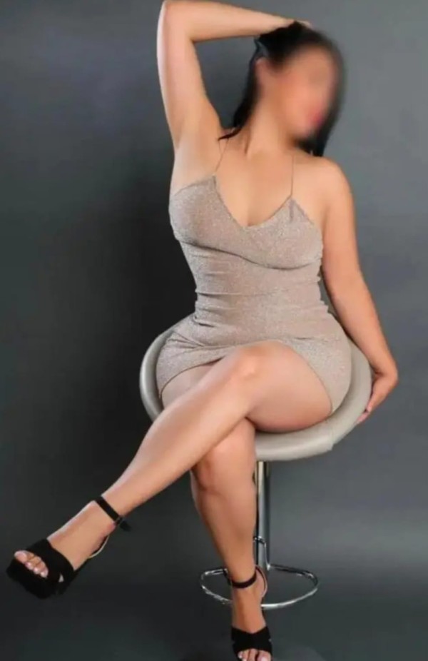 CAMILA 30 años, DULCE, Simpática y MUY SEXY