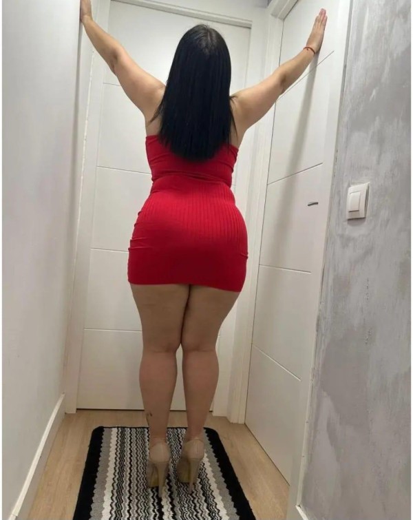 CAMILA 30 años, DULCE, Simpática y MUY SEXY