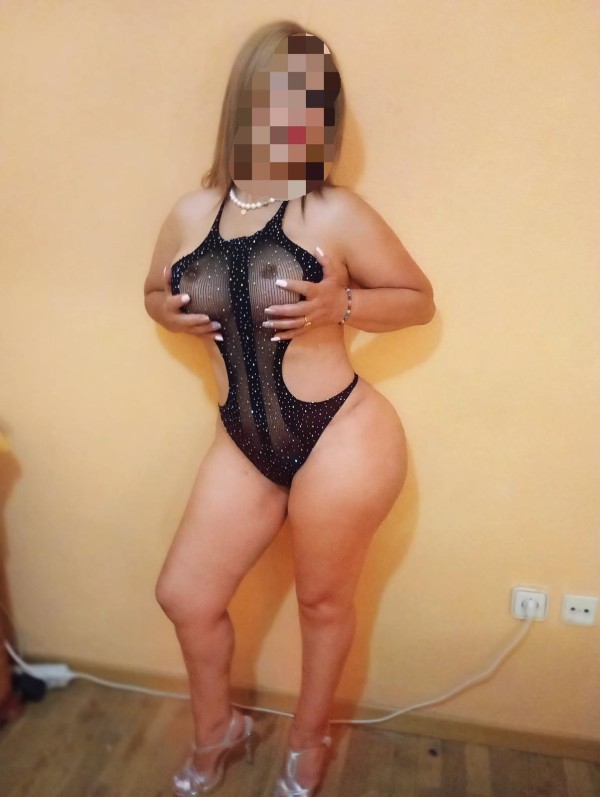 NOVEDAD  FOTOS REALES  una chica madurita sensual cariñosa