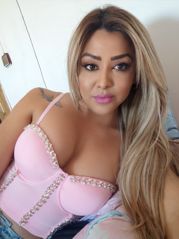 Extrovertida trans real fiestera 19 ctm act / pasi