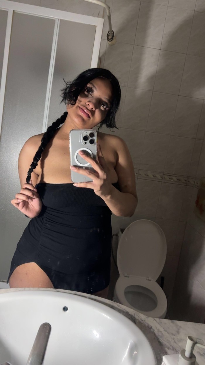 Sensual dispuesta atrevida saray