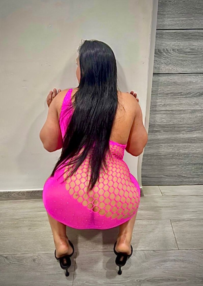 Stefania colombiana caliente disponible