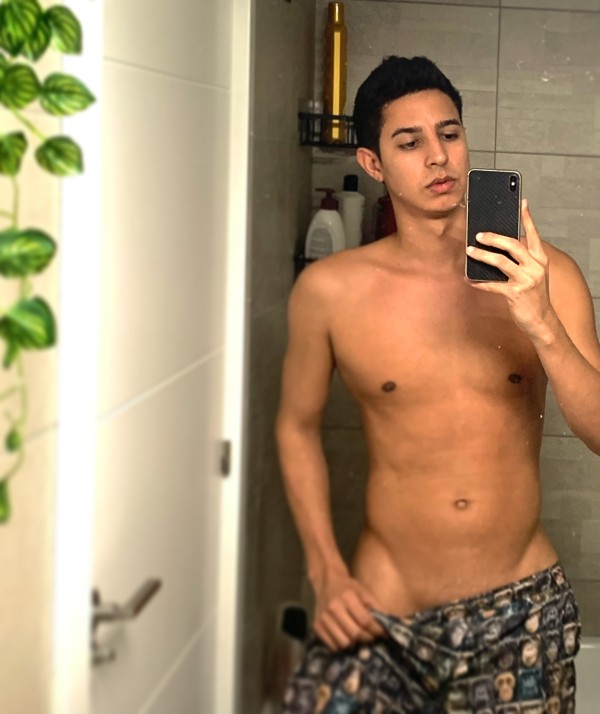 SEXY LATINO JOVEN SÚPER TOP