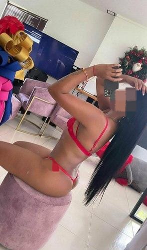 SAMI TU RICA Y DELICIOSA PUTA