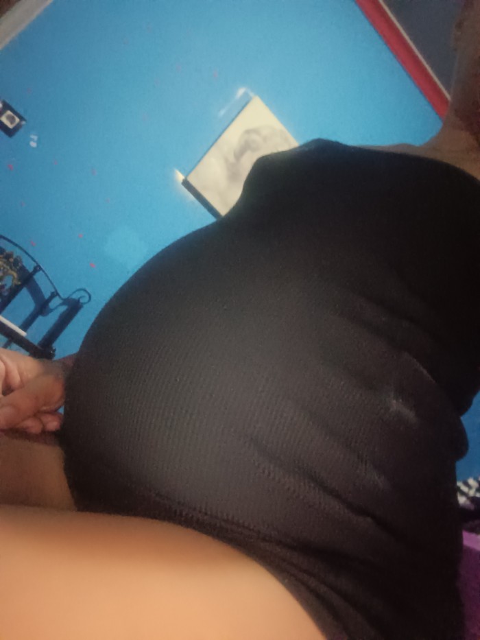 embarazada barriga de 7 meses muy caliente