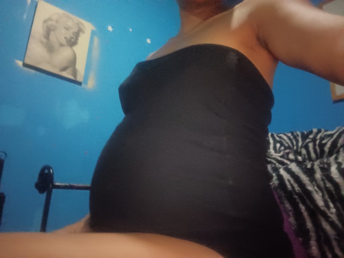 embarazada barriga de 7 meses muy caliente