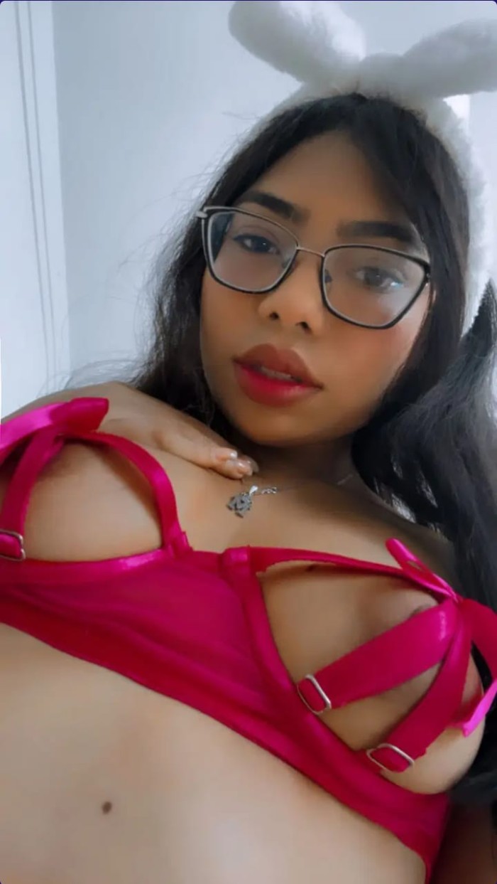 HERMOSA JOVEN EN TU CUIDAD