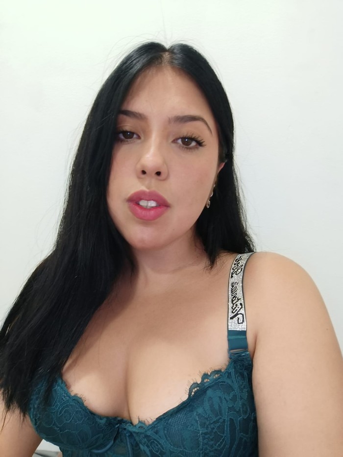 ANA PARAGUAYA CON UN COÑO GORDO GRANDE Y PELUDO