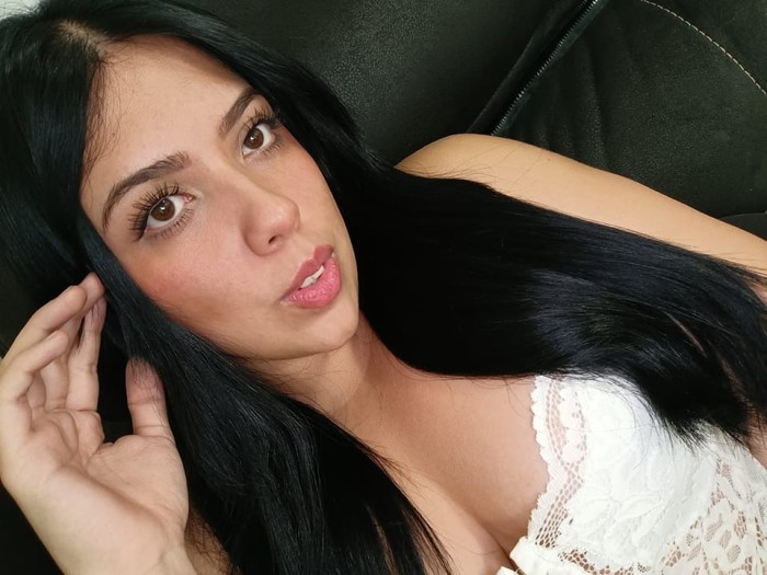 ANA PARAGUAYA CON UN COÑO GORDO GRANDE Y PELUDO