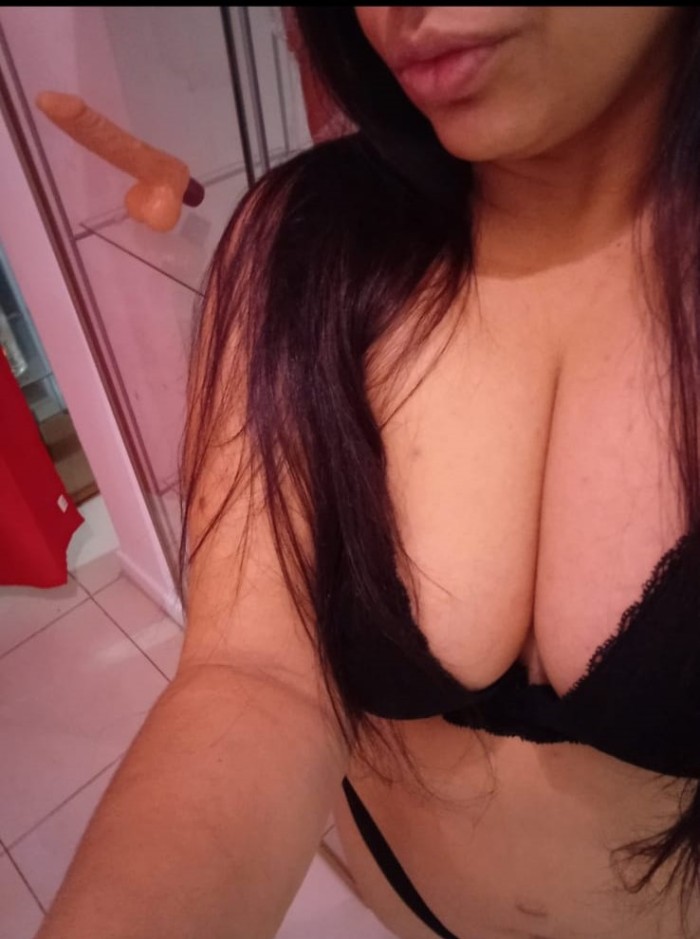 BELLA BRASILEÑA JOVEN CON GANA DE FIESTA DURA