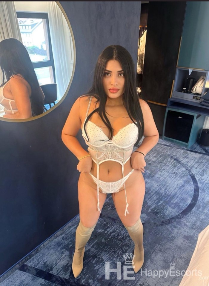 Pamela chica sexy cachonda latina